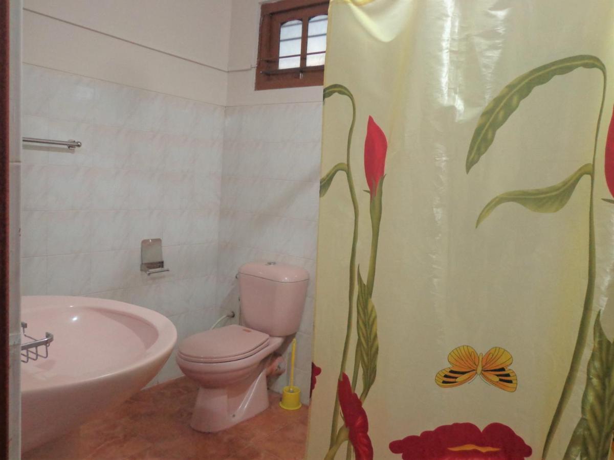 Nisha Homestay Inn Peradeniya Esterno foto